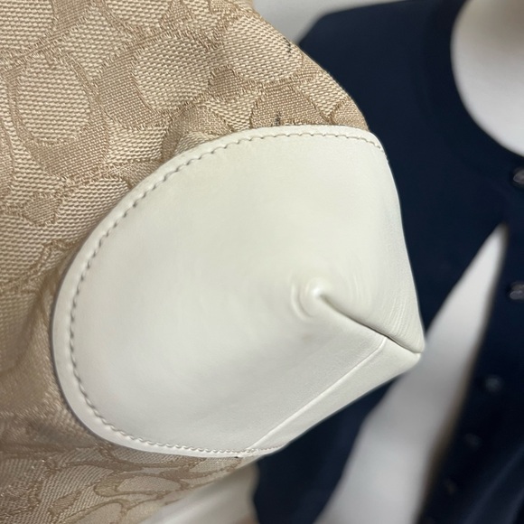 Coach Cream and White Shoulder Bag with Signature Monogram - Picture 7 of 13